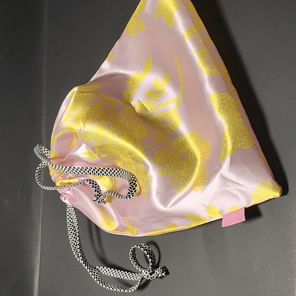 Cosmetics bag